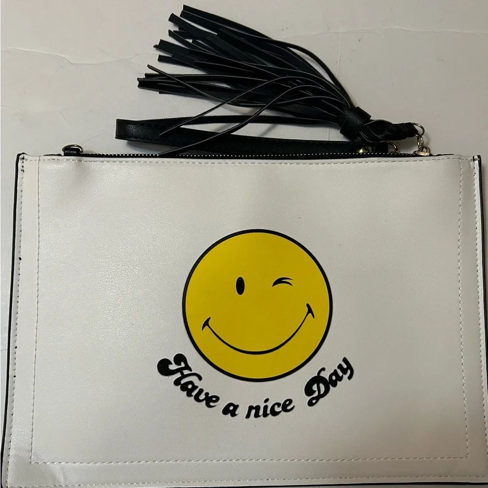 Smiley face black & white pouch